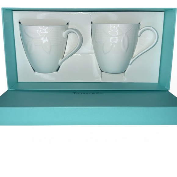 Tiffany & Co. Blue Box with White Mugs - Picture 2 of 4